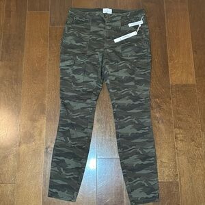 Kalon stretch camo cargo skinny jeans size 30